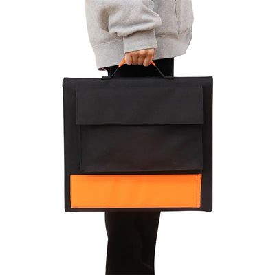 Czarny elastyczny przenośny składany panel słoneczny o mocy 100 W do ładowarki do laptopa / kempingu na zewnątrz